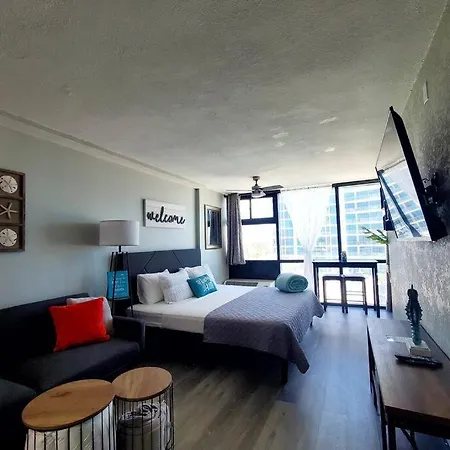 Cozy And Stylish Oceanview Studio On The Beach